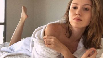 duygu_after_shower_01